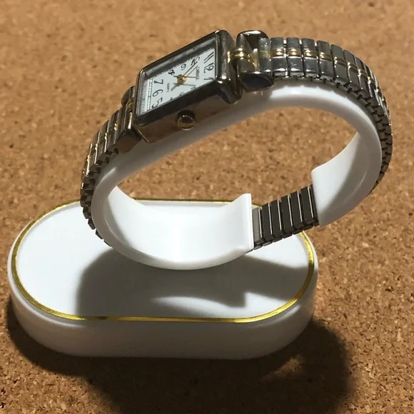 Women's Two-Tone Quartz Watch - Picture 5 of 6